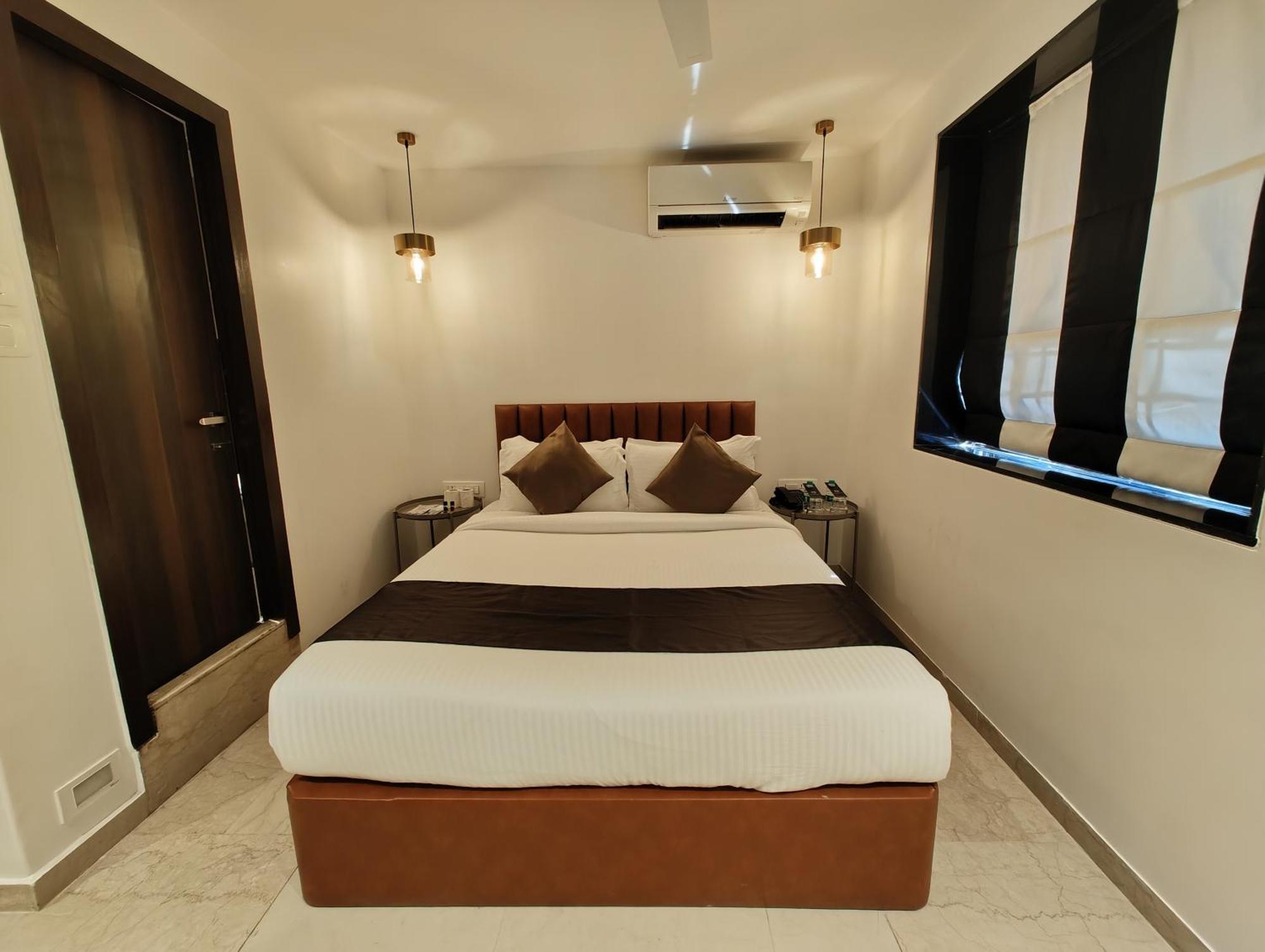 The Majlis Hotel - Colaba Mumbai Exterior photo