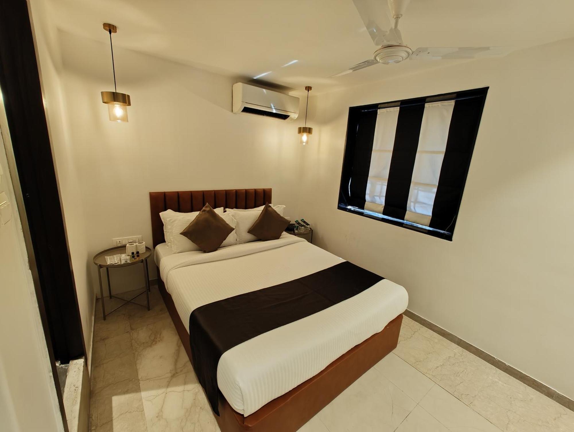 The Majlis Hotel - Colaba Mumbai Exterior photo