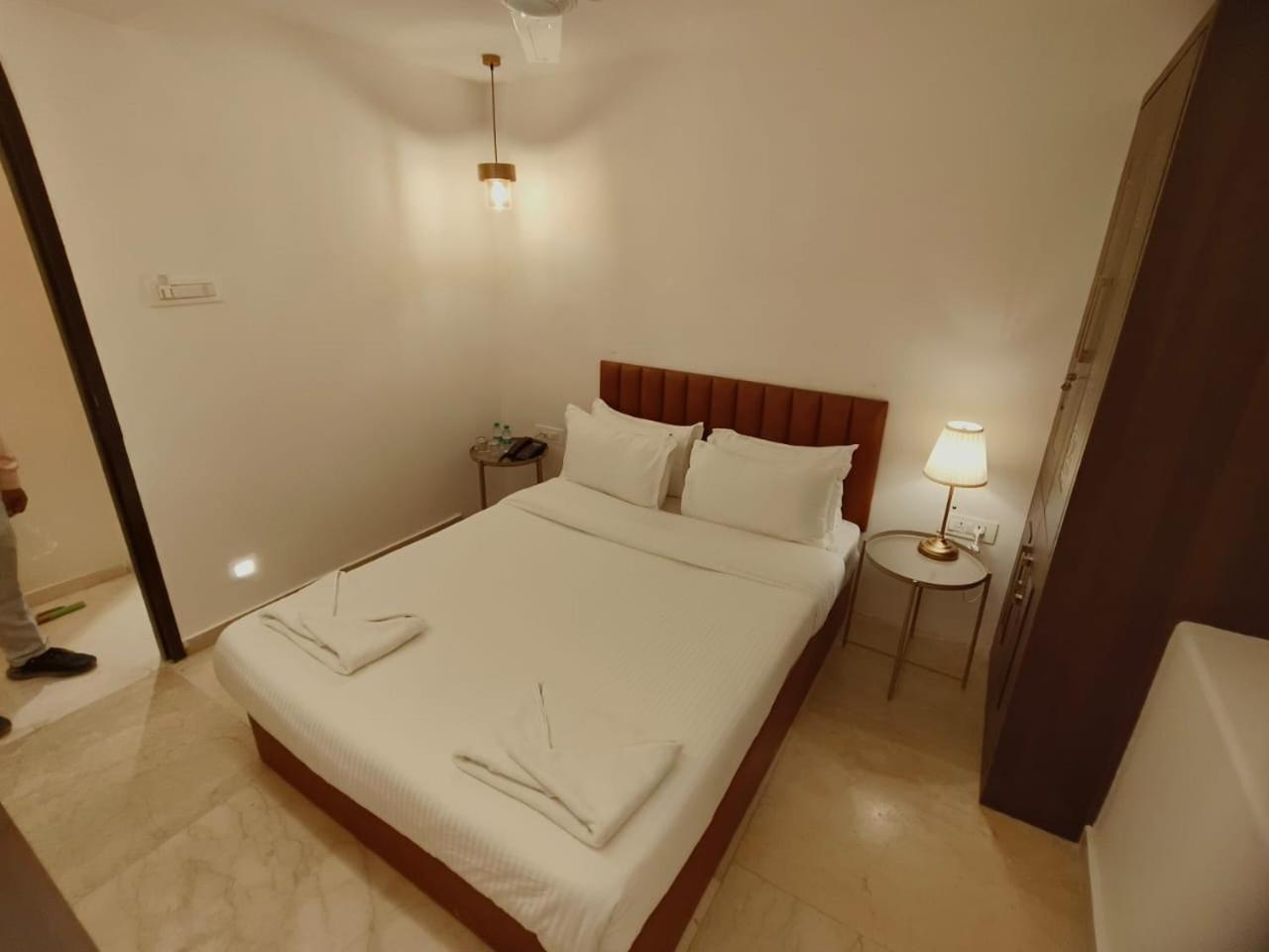The Majlis Hotel - Colaba Mumbai Exterior photo