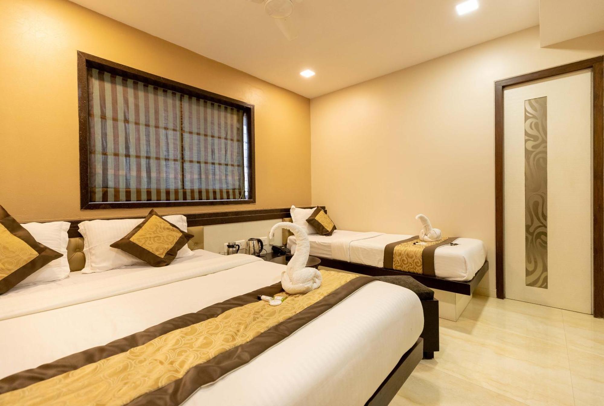 The Majlis Hotel - Colaba Mumbai Exterior photo