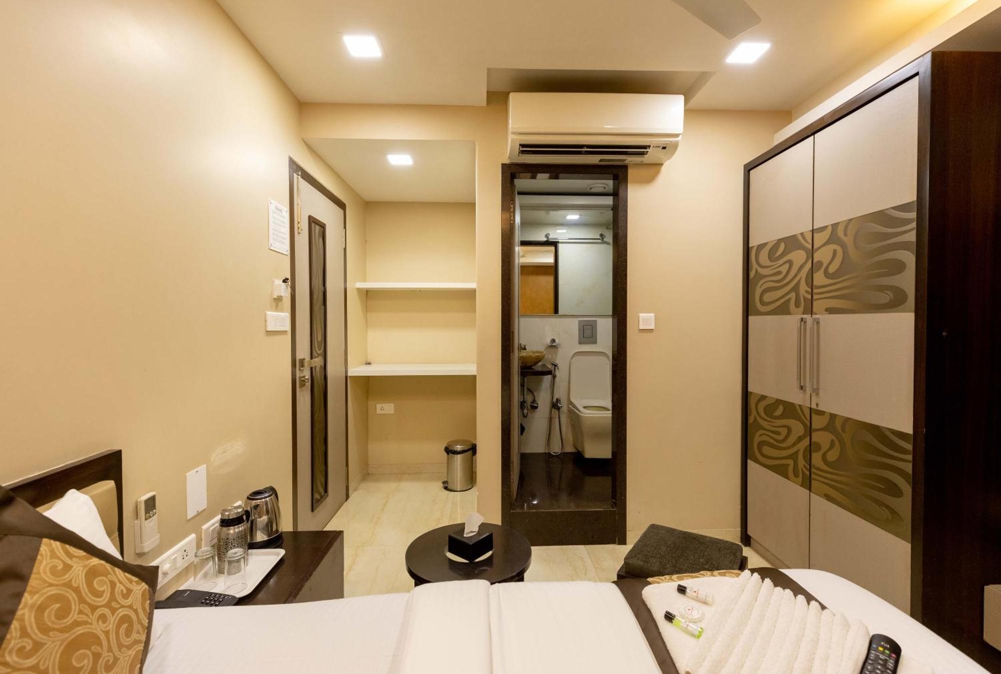 The Majlis Hotel - Colaba Mumbai Exterior photo