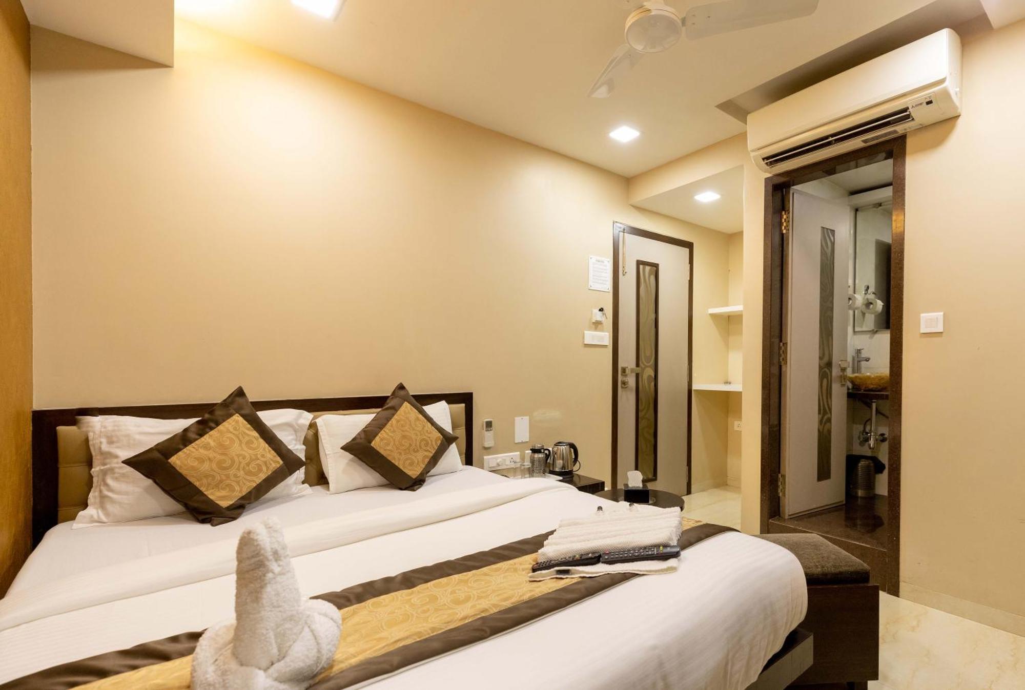 The Majlis Hotel - Colaba Mumbai Exterior photo